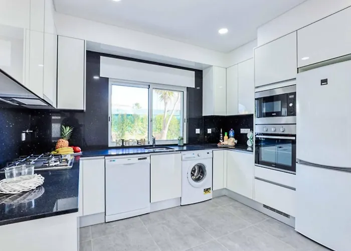 Casa Tilias * 阿尔布费拉